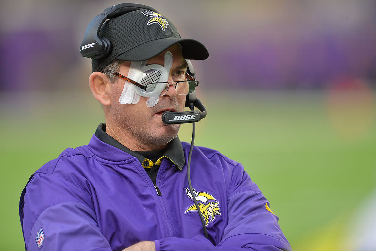 After being forced to sit out the Vikings' game against the Cowboys on Dec. 1 after two eye surgeries to fix a torn retina, Mike Zimmer returned to the sidelines the following week for a win against the Jaguars.